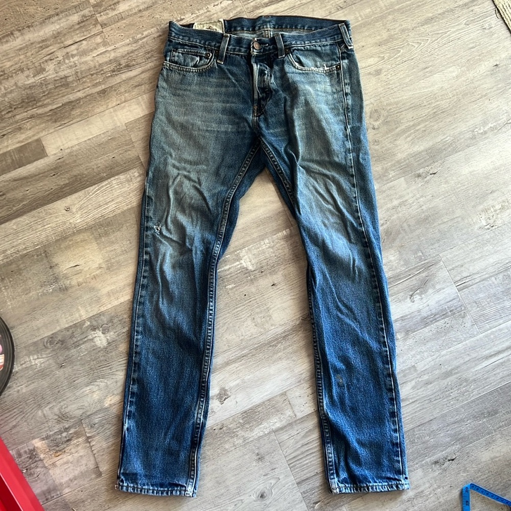 HOLISTER Distressed Jeans